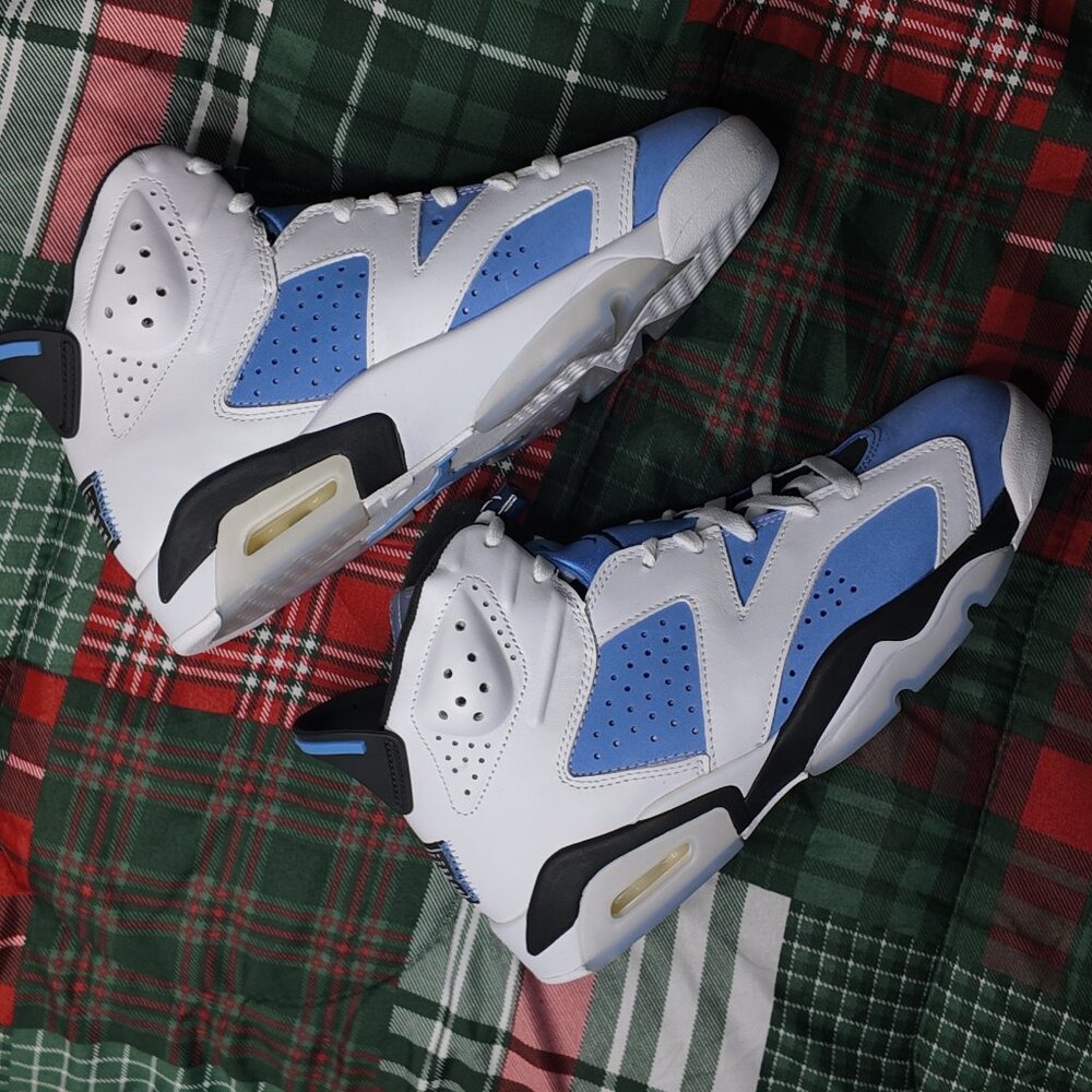 Jordan / mens size 8 / White, NC Blue, black, red